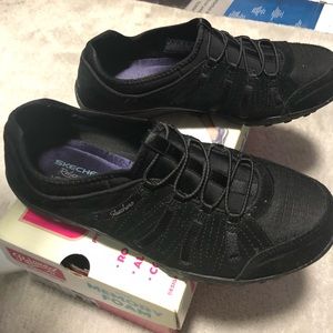 Skechers 👟 Used once!